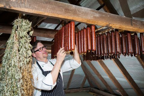 Wurstproduktion in der Wikingerschänke in Busdorf